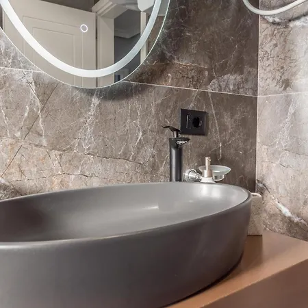 Luxurious Seaview With Jacuzzi Apartment Durres